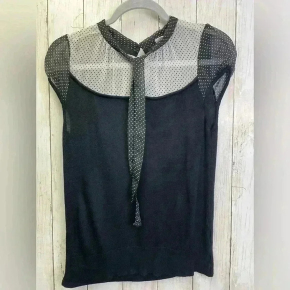 H&M Tops - H&M Blouse Black and White pattern size 10 Lightweight